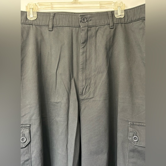 St. John’s Bay Men's Dark Grey 6 Pocket Cargo Shorts 42 Tall NWT - Picture 6 of 11